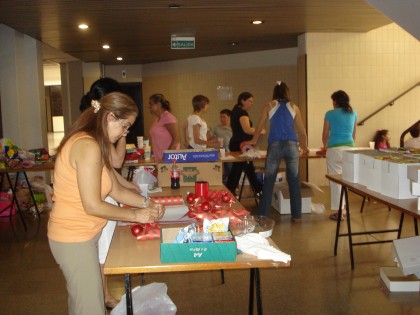 Armado de las cajas navideñas 2009 